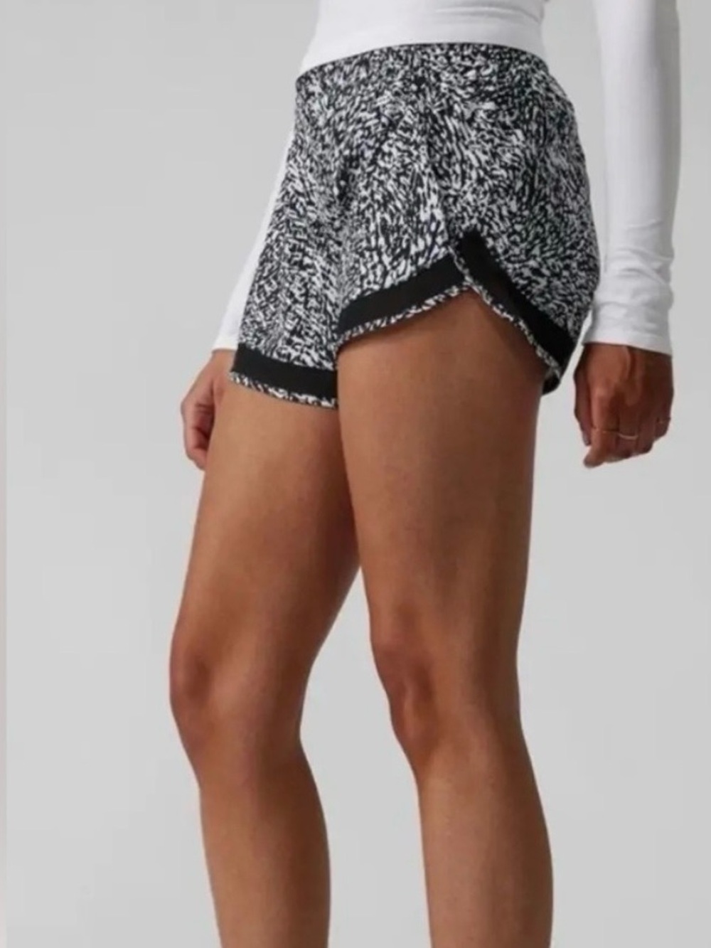 Athleta Printed Mesh Racer Run Shorts 4” Black & White Printed Athletic Shorts